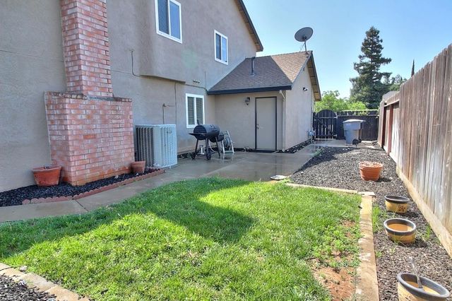 1518 Glenwood Ct, Escalon, CA 95320