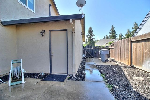 1518 Glenwood Ct, Escalon, CA 95320