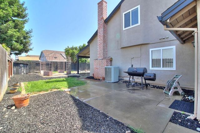 1518 Glenwood Ct, Escalon, CA 95320