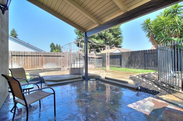 1518 Glenwood Ct, Escalon, CA 95320