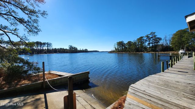 129 Cummins Creek Road, Beaufort, NC 28516
