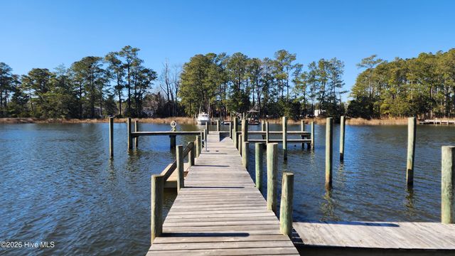 129 Cummins Creek Road, Beaufort, NC 28516