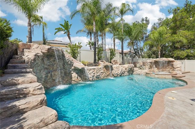 3944 Bennett Avenue, Corona, CA 92883