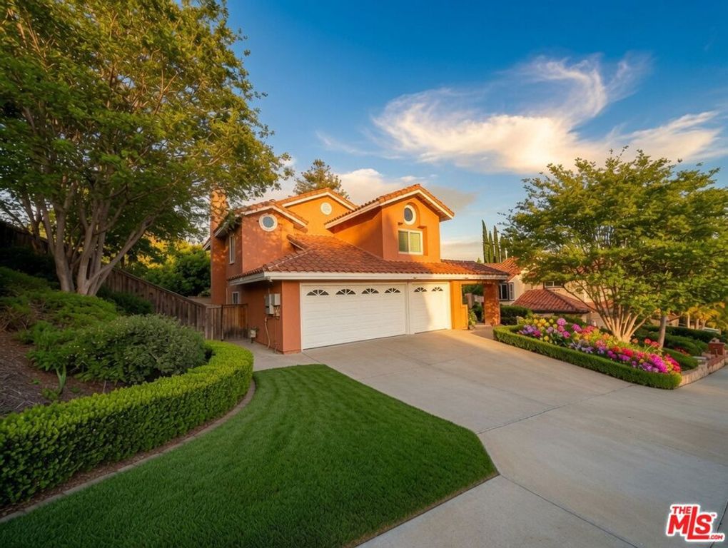 Image 1 of property listing at 5560 Via Cantada, Yorba Linda, CA 92887