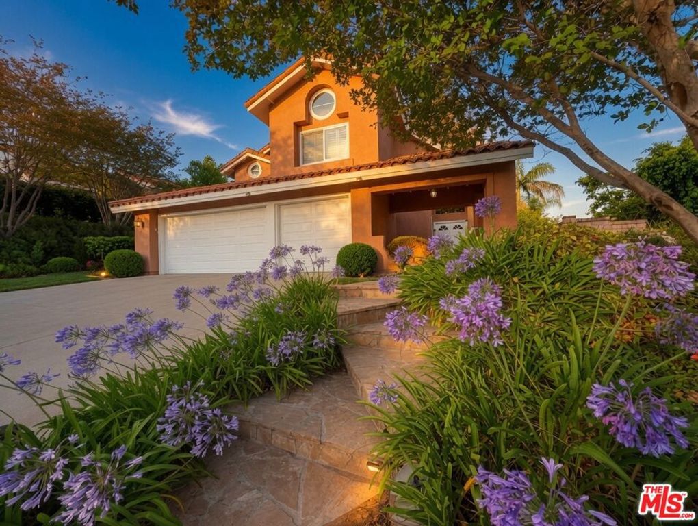 Image 2 of property listing at 5560 Via Cantada, Yorba Linda, CA 92887