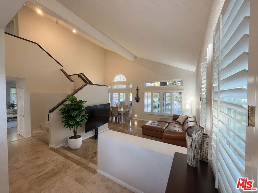 Image 8 of property listing at 5560 Via Cantada, Yorba Linda, CA 92887