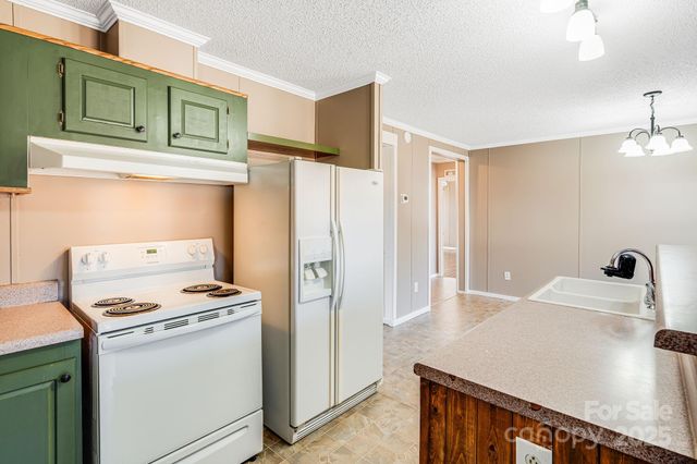 15 Cyrus Lane, Weaverville, NC 28787