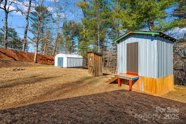 15 Cyrus Lane, Weaverville, NC 28787