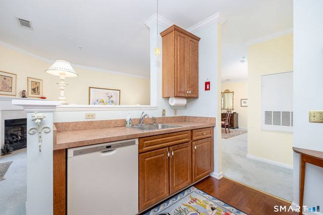 1 West Street 215, Simsbury, CT 06070