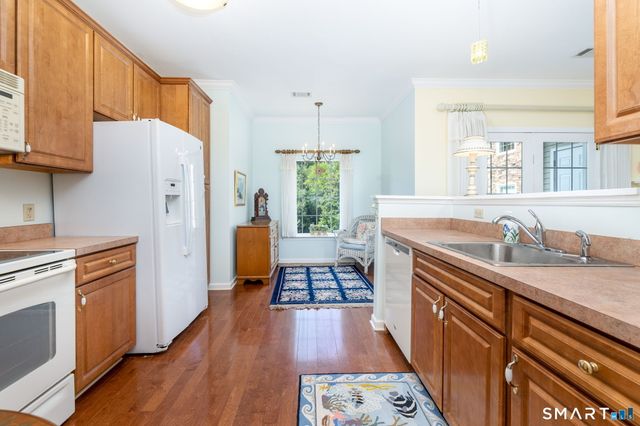 1 West Street 215, Simsbury, CT 06070