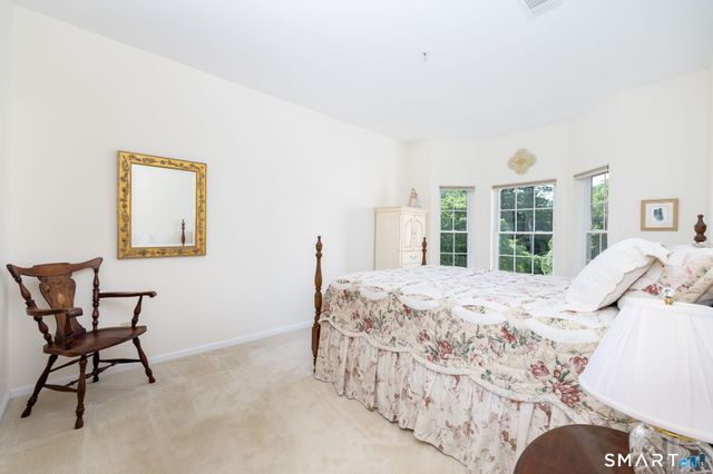 1 West Street 215, Simsbury, CT 06070