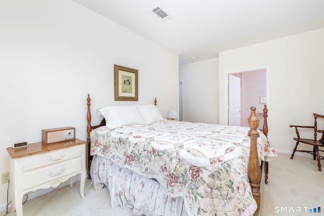 1 West Street 215, Simsbury, CT 06070
