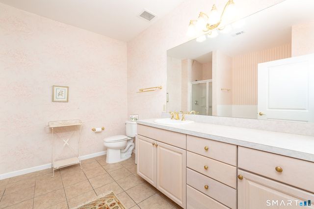 1 West Street 215, Simsbury, CT 06070
