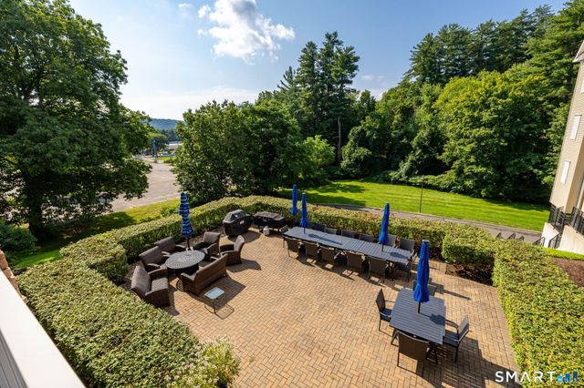 1 West Street 215, Simsbury, CT 06070