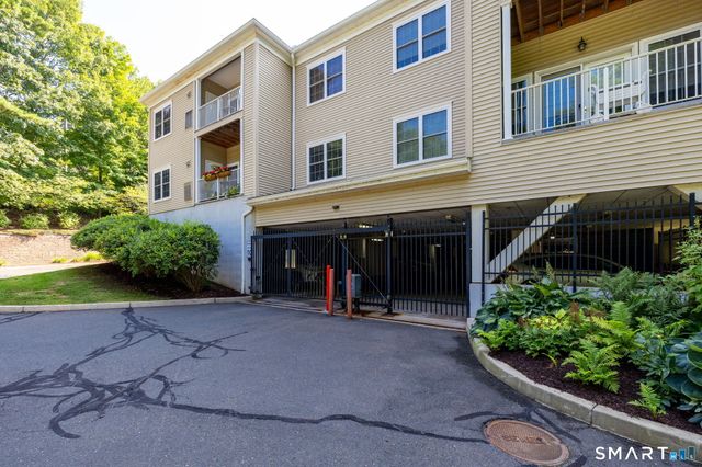1 West Street 215, Simsbury, CT 06070