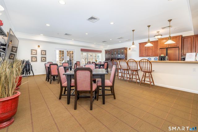 1 West Street 215, Simsbury, CT 06070