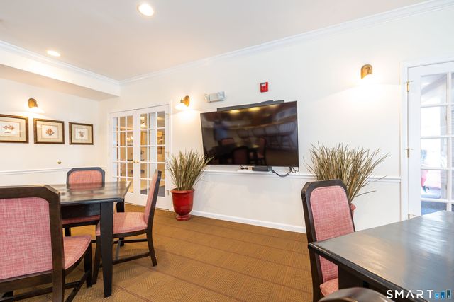1 West Street 215, Simsbury, CT 06070