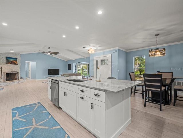 11815 W WATERWAY DRIVE, Homosassa, FL 34448
