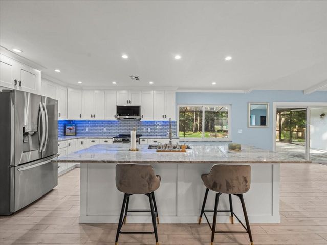 11815 W WATERWAY DRIVE, Homosassa, FL 34448