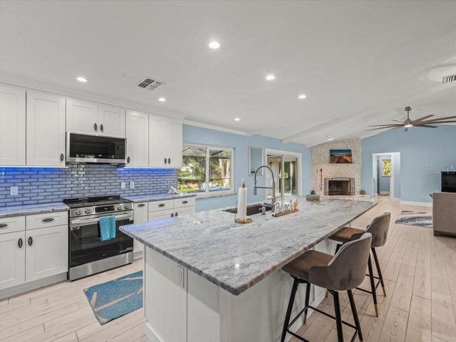 11815 W WATERWAY DRIVE, Homosassa, FL 34448