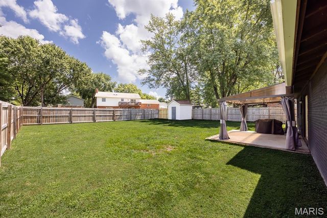 200 Debra Drive, Fairview Heights, IL 62208