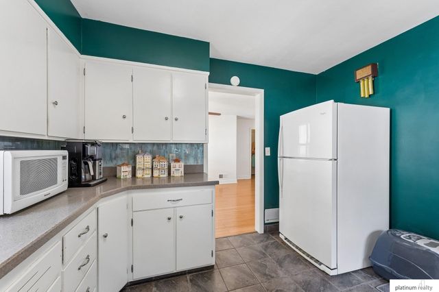 6006 woolworth Avenue, Omaha, NE 68106