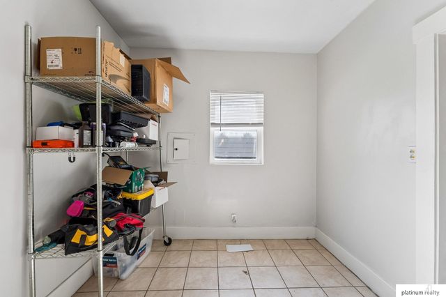 6006 woolworth Avenue, Omaha, NE 68106