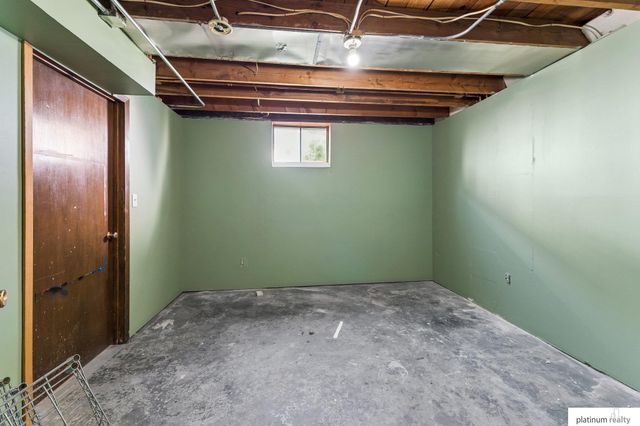 6006 woolworth Avenue, Omaha, NE 68106