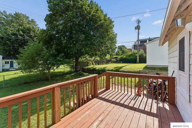 6006 woolworth Avenue, Omaha, NE 68106