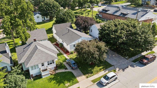 6006 woolworth Avenue, Omaha, NE 68106