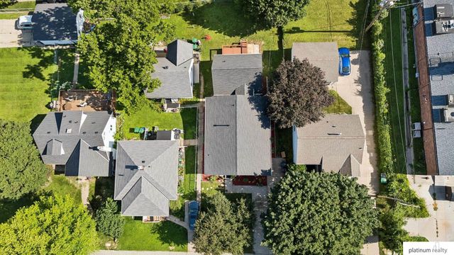 6006 woolworth Avenue, Omaha, NE 68106