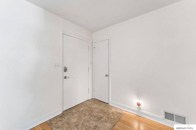 6006 woolworth Avenue, Omaha, NE 68106