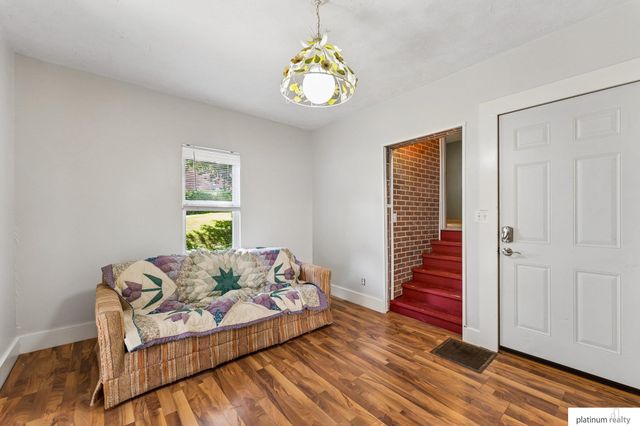 6006 woolworth Avenue, Omaha, NE 68106
