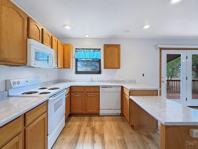 200 S Birchwood Dr, Pueblo West, CO 81007