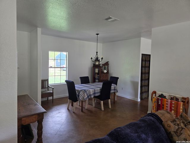 124 ELM COUNTRY DR, La Vernia, TX 78121