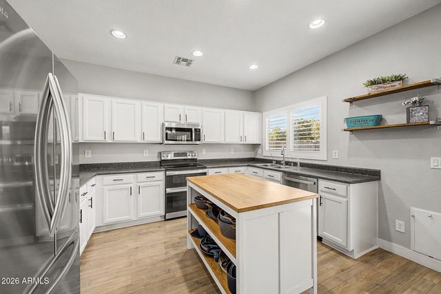 830 W TRELLIS Road, San Tan Valley, AZ 85140