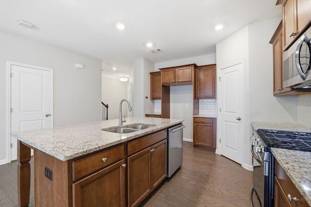 1162 Lanier Willow Path, Buford, GA 30518