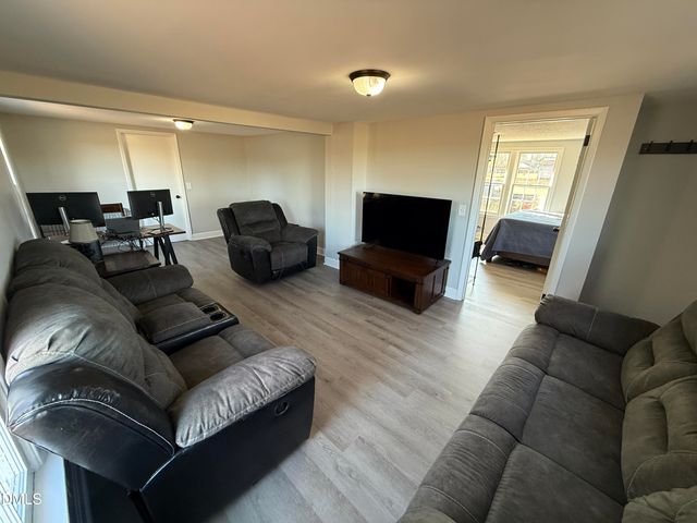 895 Stewart Road, Four Oaks, NC 27524