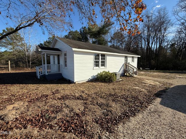 895 Stewart Road, Four Oaks, NC 27524
