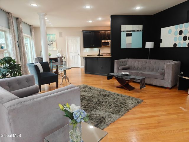 2 Robin Hill Road, Mechanicville, NY 12118