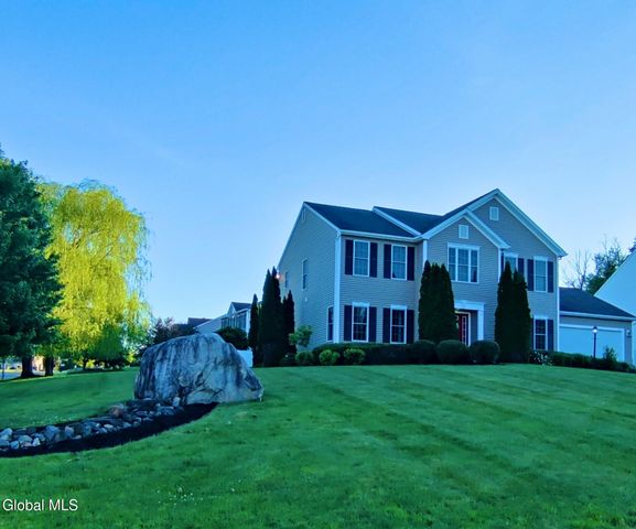 2 Robin Hill Road, Mechanicville, NY 12118