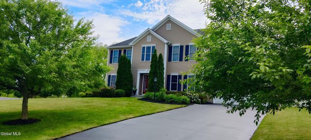 2 Robin Hill Road, Mechanicville, NY 12118