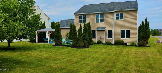 2 Robin Hill Road, Mechanicville, NY 12118