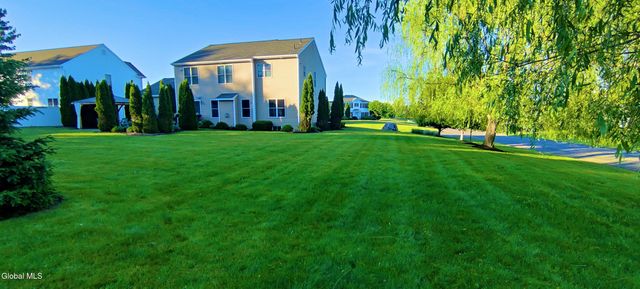 2 Robin Hill Road, Mechanicville, NY 12118