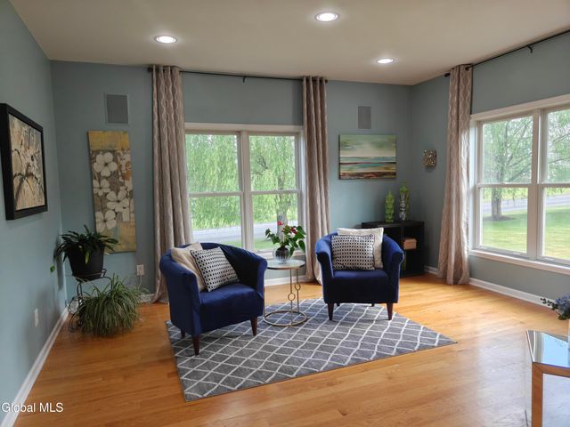 2 Robin Hill Road, Mechanicville, NY 12118