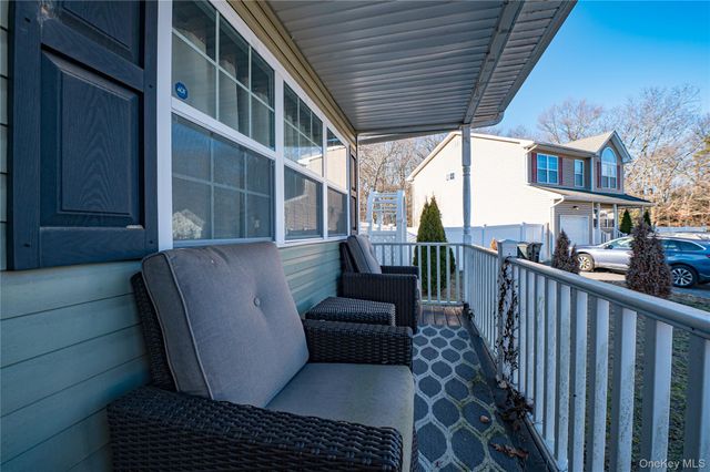 44 Chauncey Lane, Coram, NY 11727