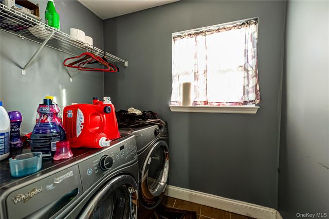 44 Chauncey Lane, Coram, NY 11727