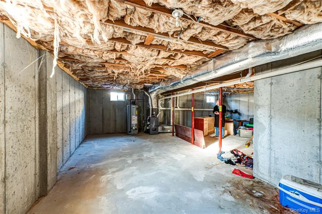 44 Chauncey Lane, Coram, NY 11727