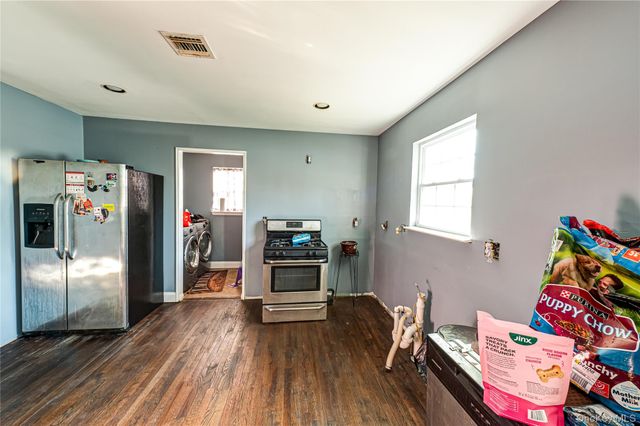 44 Chauncey Lane, Coram, NY 11727