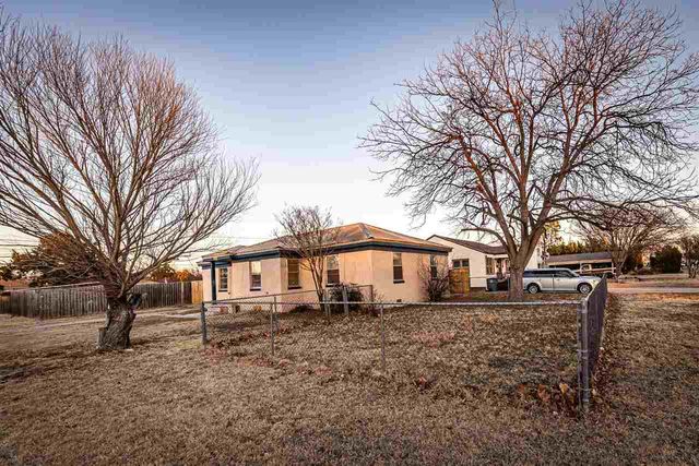 203 NW Morford Dr, Lawton, OK 73507